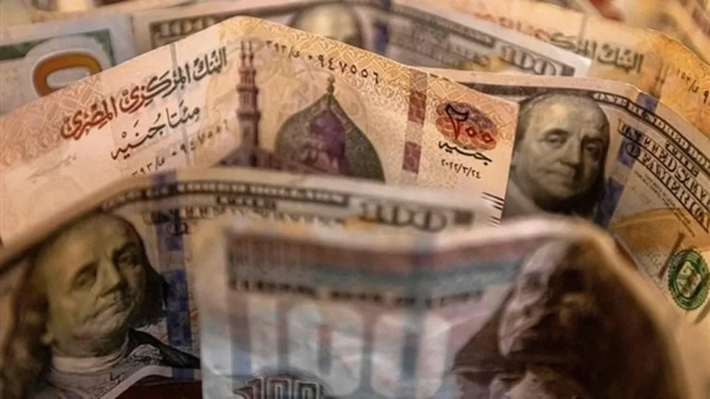 تحركات البنوك المصرية.. أسعار الدولار مقابل الجنيه تسجل مستويات جديدة اليوم